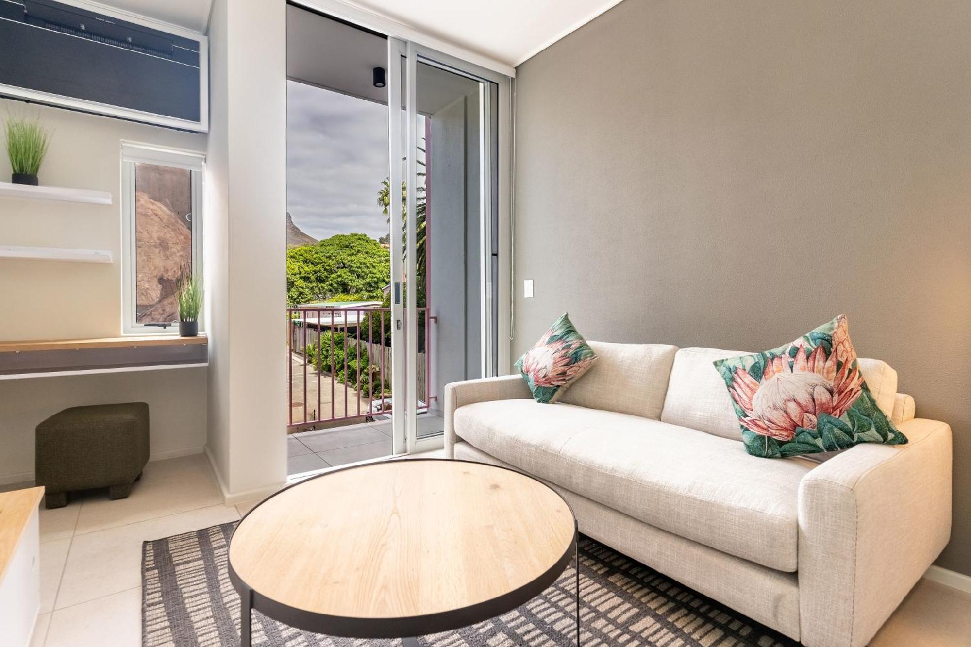 The Rose 204: Studio Apartment With Rooftop Pool 开普敦 外观 照片